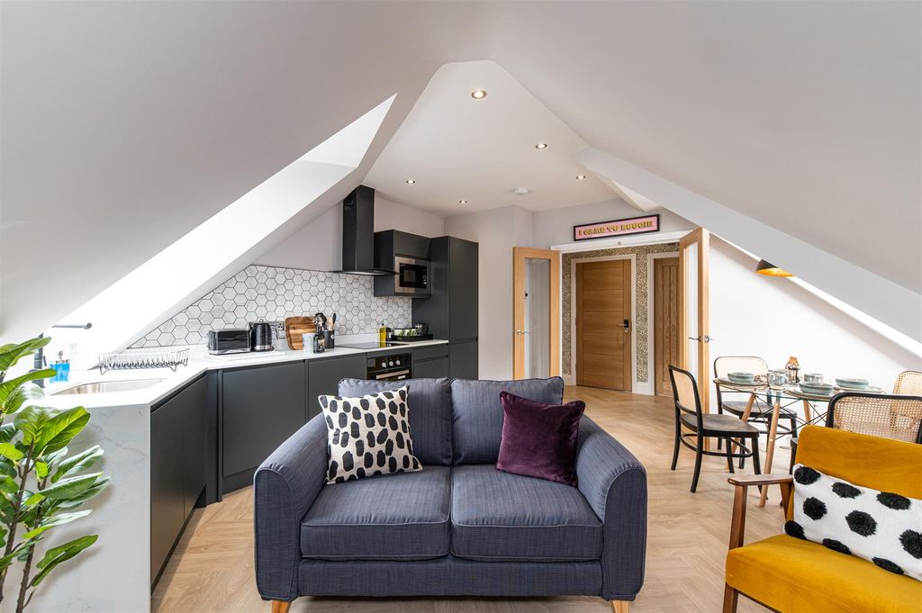 Property photo 2 of 22 Edit-1529.Jpg
