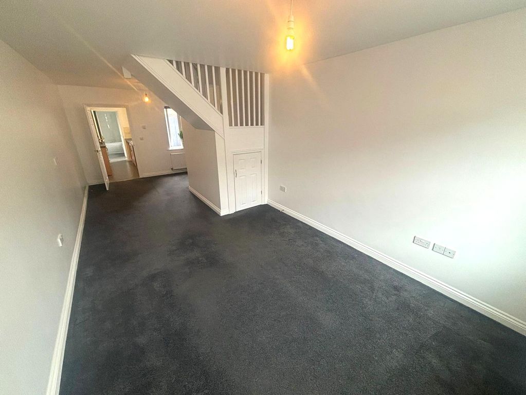 Property photo 2 of 11 Open-Plan Lounge/Diner