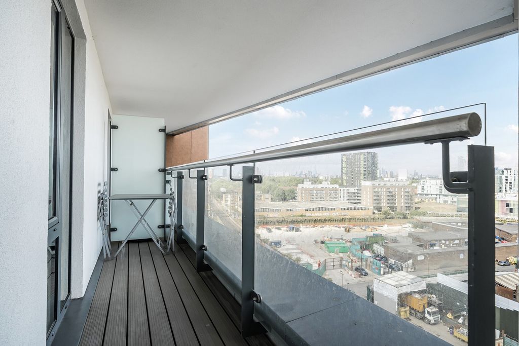 Property photo 3 of 18 Balcony