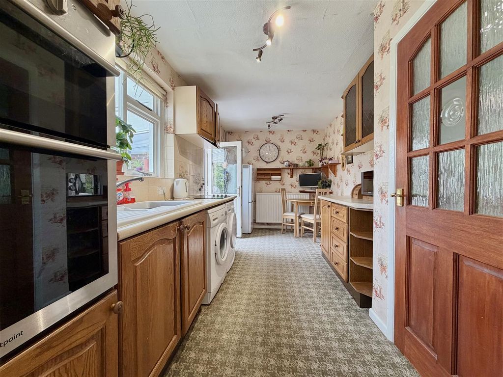 Property photo 2 of 21
