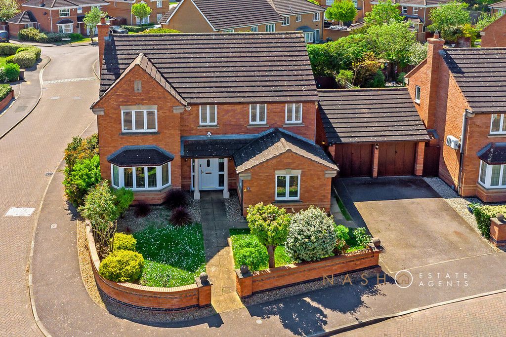 Property photo 1 of 32