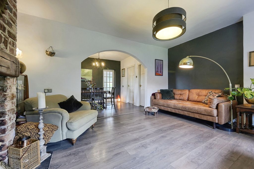 Property photo 2 of 22