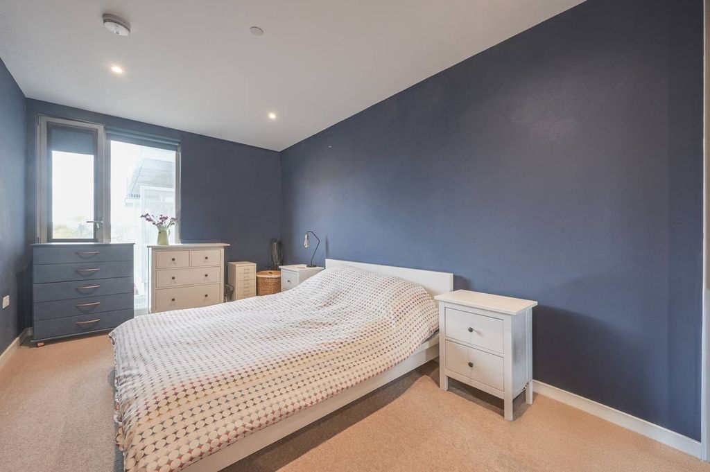 Property photo 3 of 7