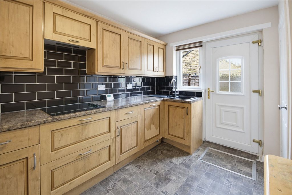 Property photo 2 of 14 Breakfast Kitchen