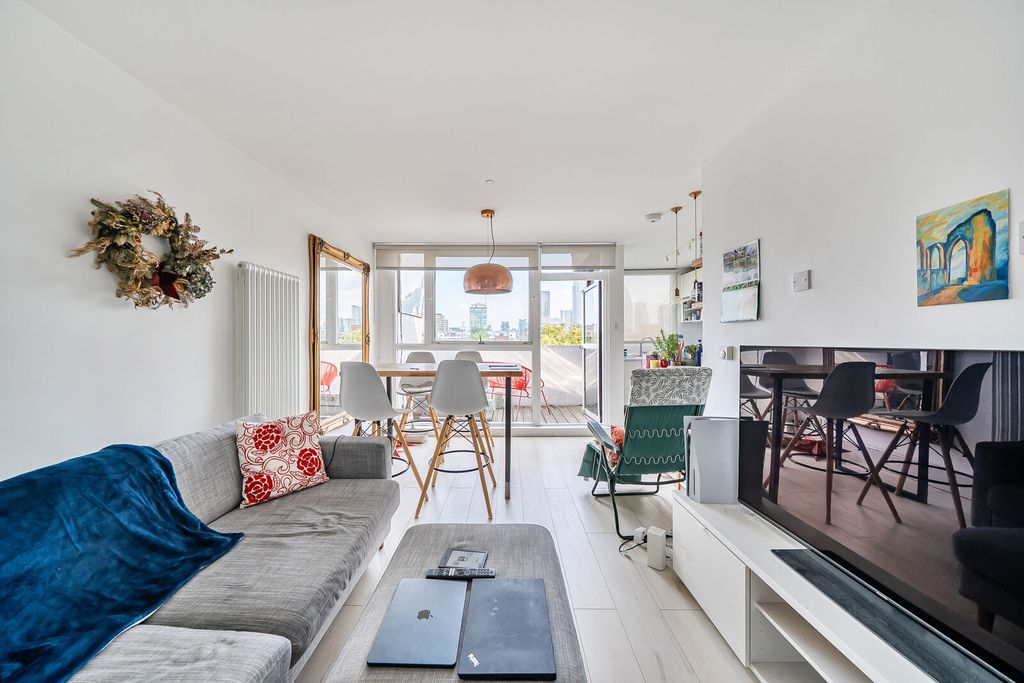 Property photo 1 of 11