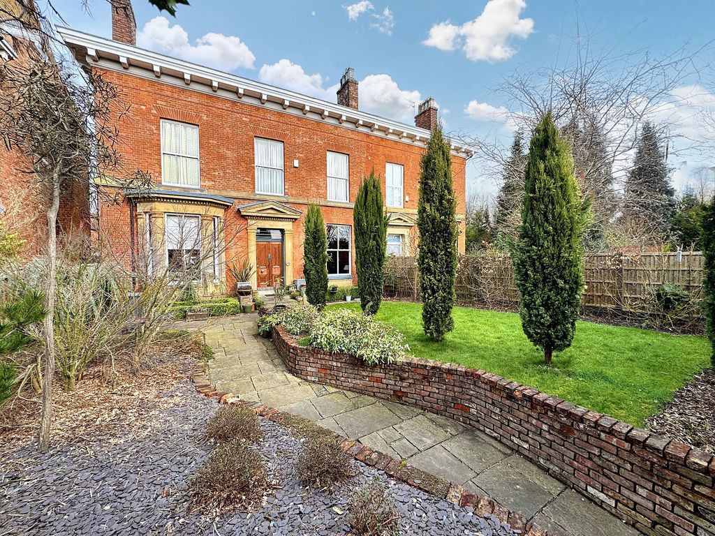 Property photo 1 of 32