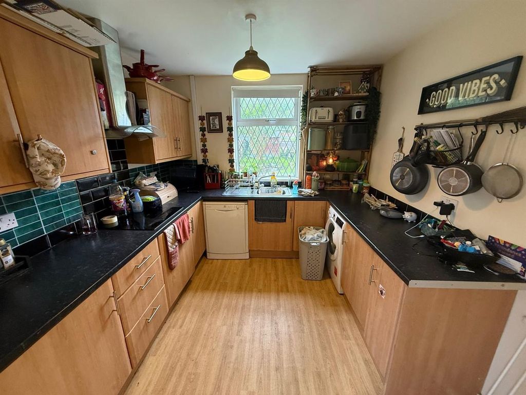 Property photo 2 of 25