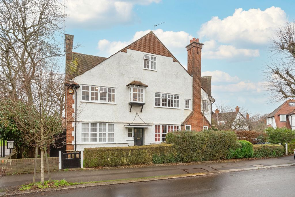 Property photo 1 of 13