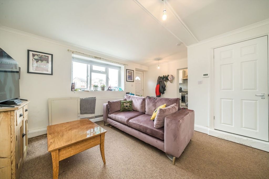 Property photo 1 of 5