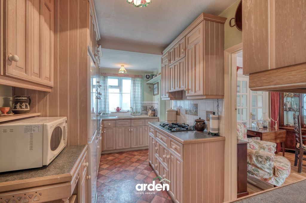 Property photo 3 of 13