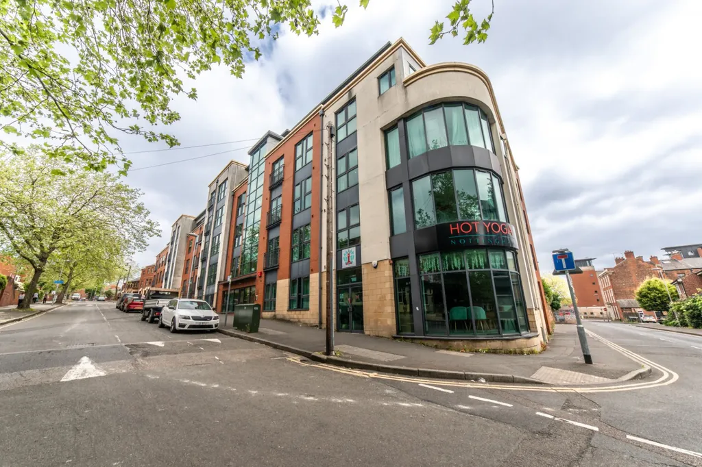 Apartment in Nottingham, Hockley, St Ann's - View 3