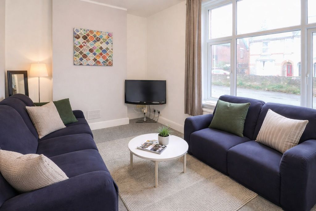 Property photo 2 of 11 Gallery