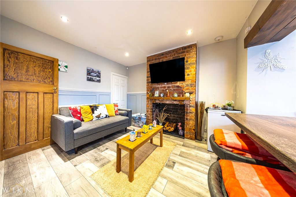 Property photo 3 of 27 Picture No. 04