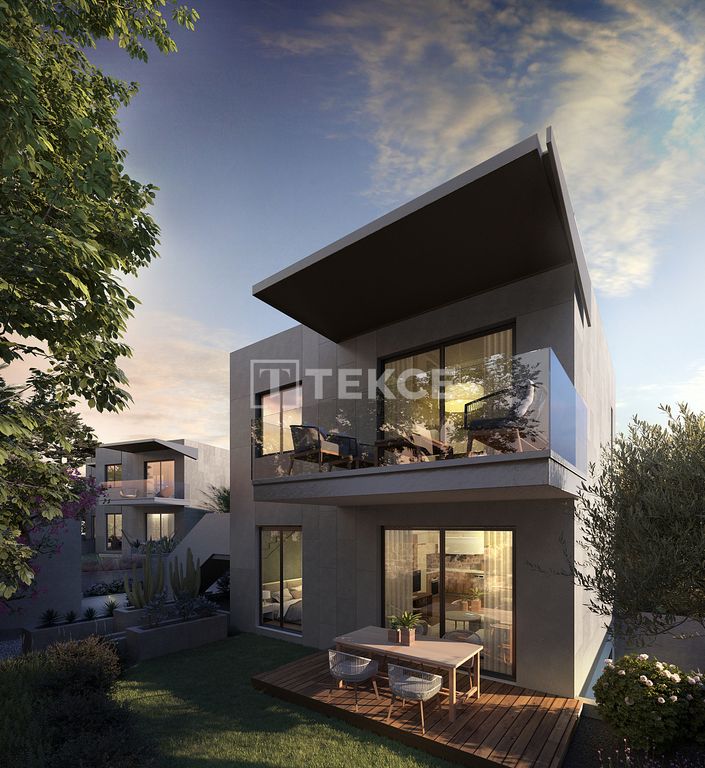 Property photo 1 of 32