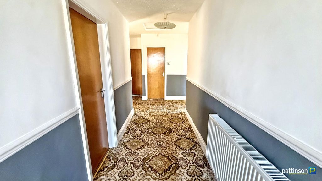Property photo 3 of 33