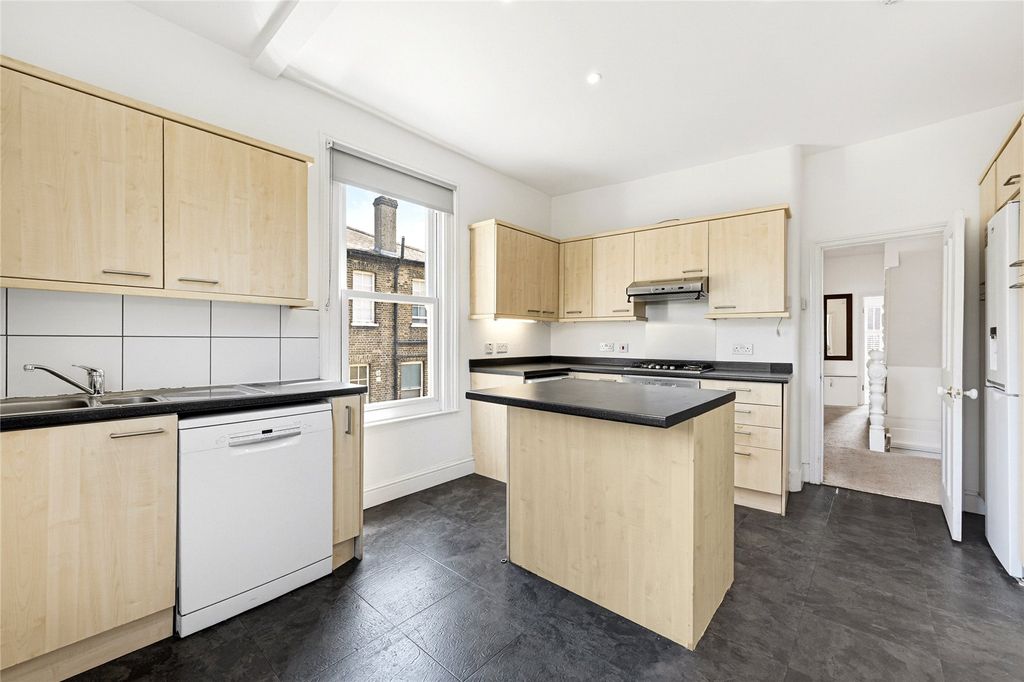 Property photo 1 of 19 Picture No. 06
