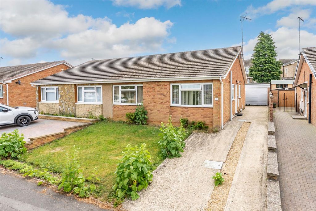Property photo 1 of 22 Stleonards_02.Jpg