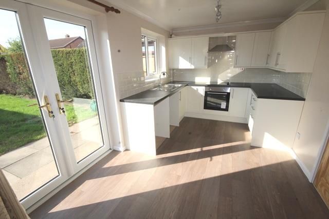 Property photo 3 of 9 Kitchen