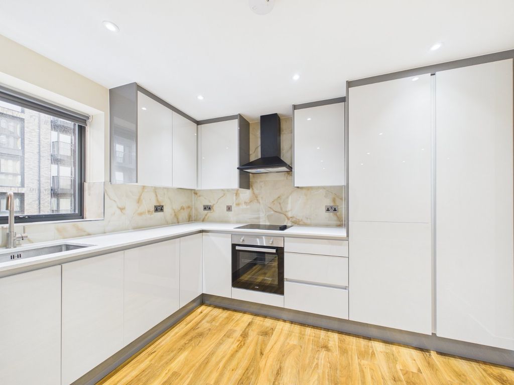 Property photo 3 of 6 Kitchen