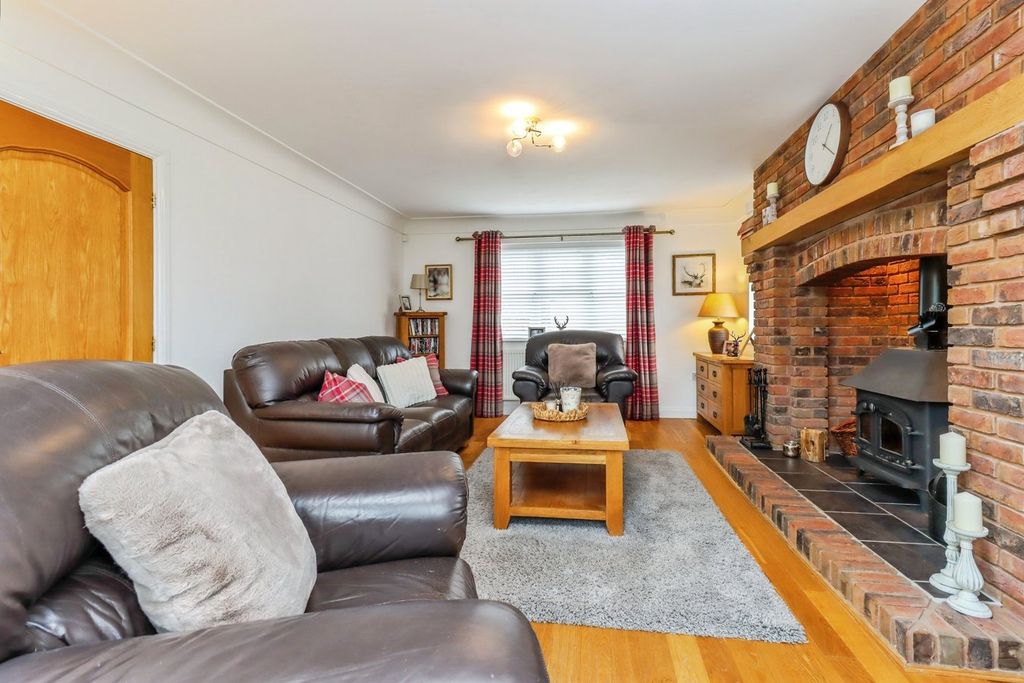 Property photo 3 of 31