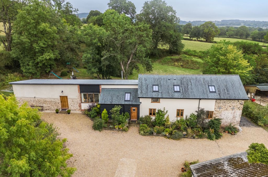 Property photo 3 of 38 2-6A986B39867E8-1...