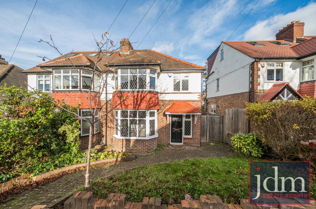 Property photo 1 of 12 External