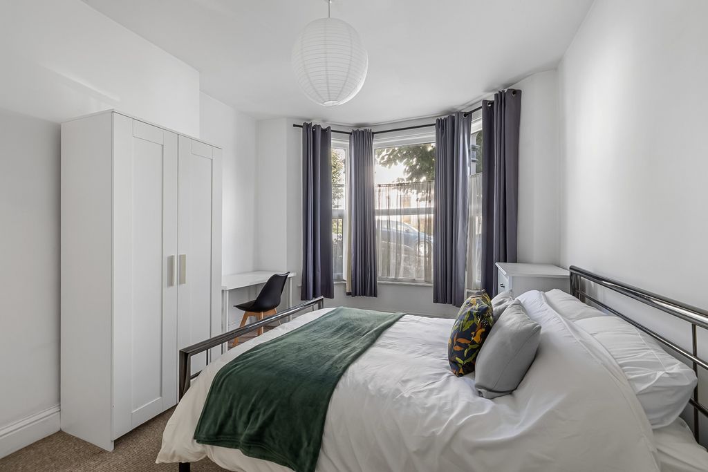 Property photo 1 of 6 0002