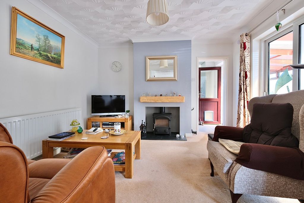 Property photo 3 of 17