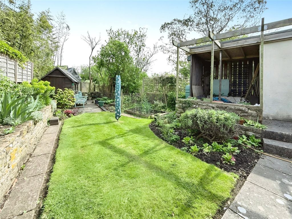 Property photo 3 of 20 Garden