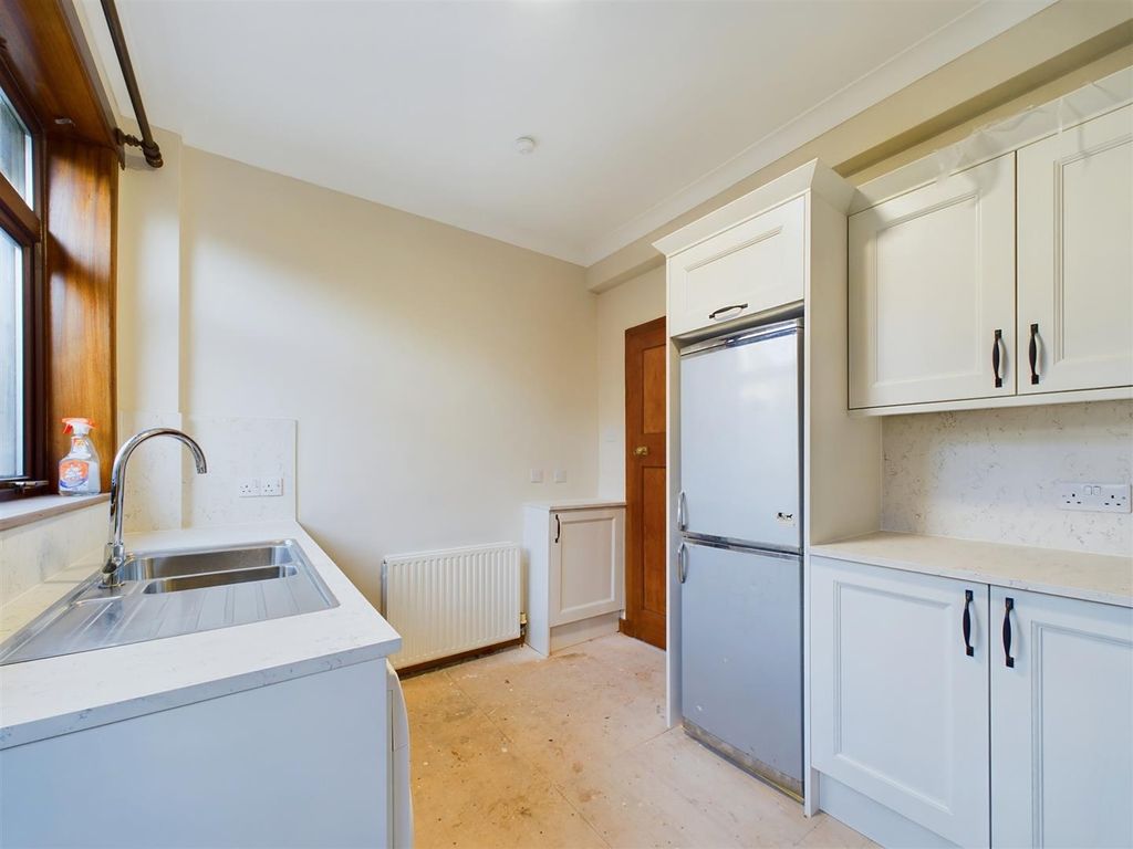 Property photo 3 of 16 Cam01486G0-Pr0576-Still002.Jpg