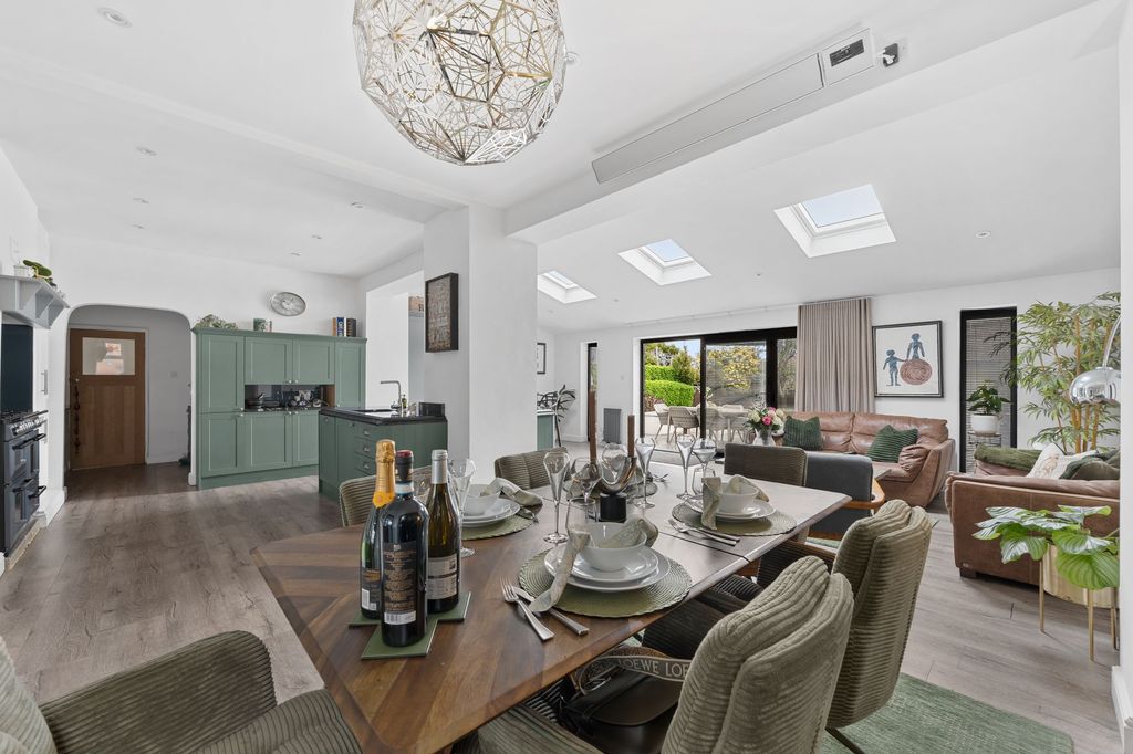 Property photo 2 of 54