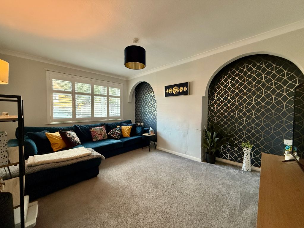 Property photo 2 of 14 Living Room