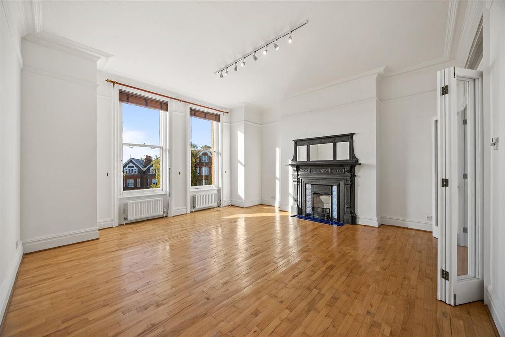 Property photo 3 of 12