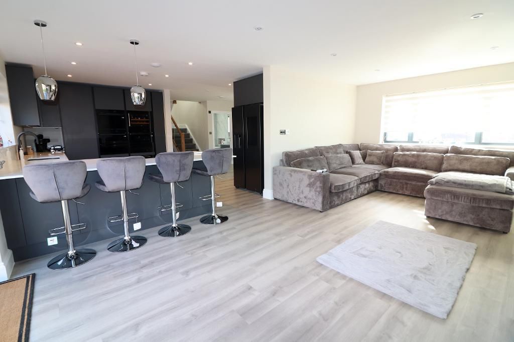 Property photo 3 of 28 Photo 3