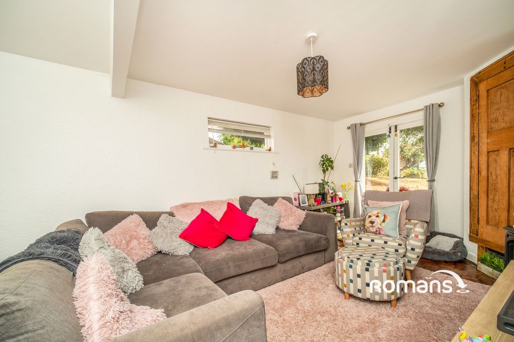 Property photo 2 of 10 Photo