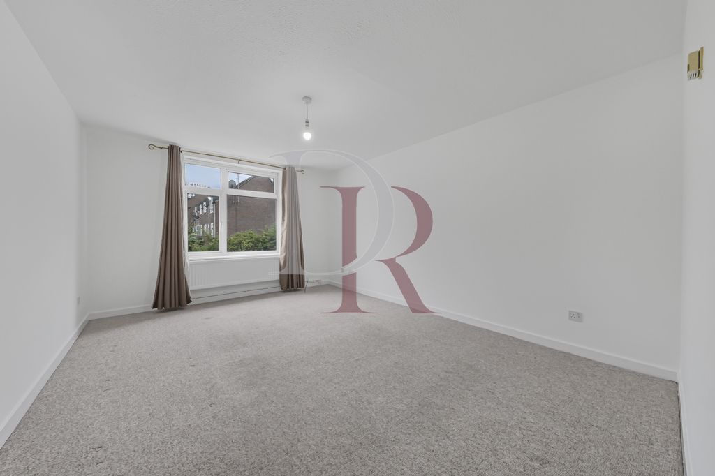 Property photo 3 of 17 Photo 8