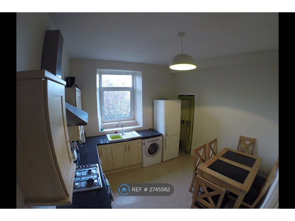 Property photo 3 of 9 Kitchen