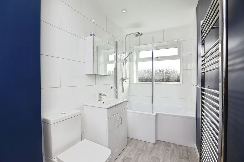 Property photo 3 of 15 Bathroom