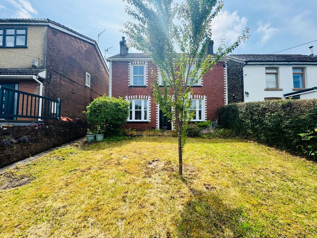Property photo 2 of 27