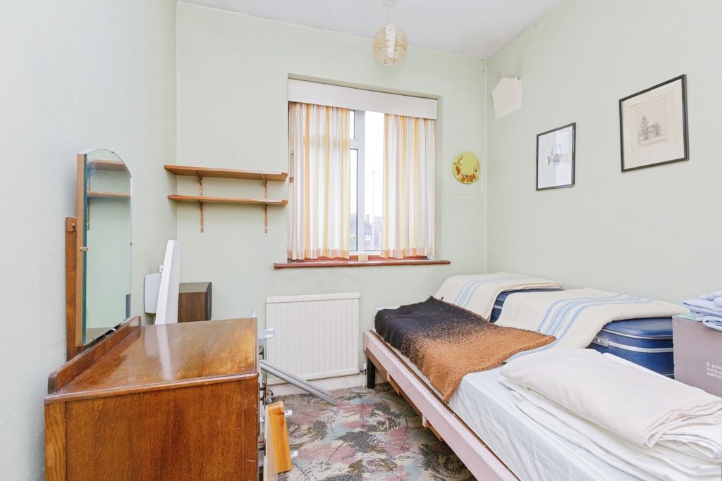 Property photo 2 of 16 Photo