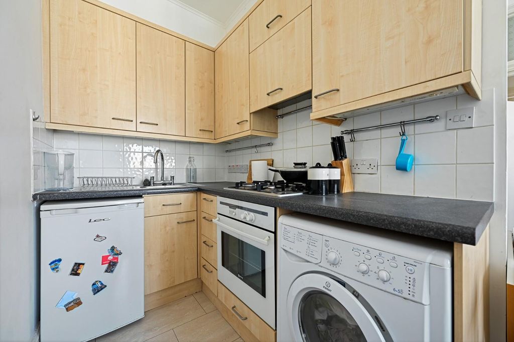 Property photo 3 of 6 Sinclair Road - 21 (1).Jpg