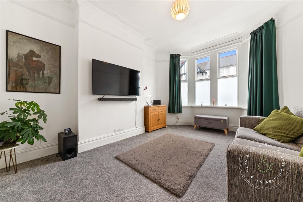 Property photo 2 of 36 Burlington-Terrace-18.Jpg