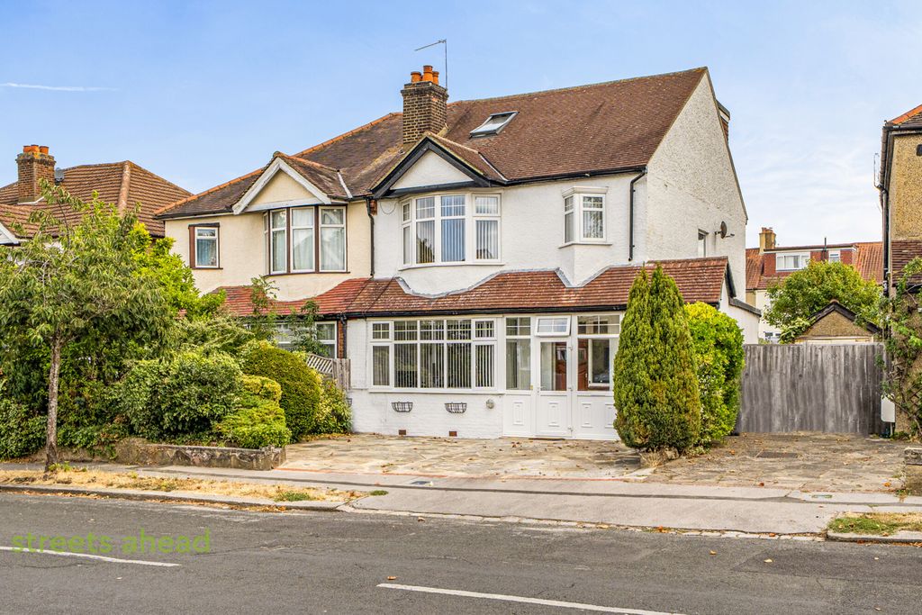 Property photo 1 of 21 3992Ef59-c513-49B...