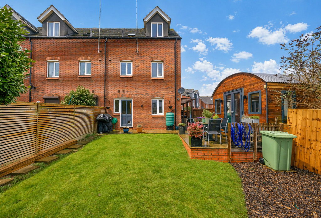 Property photo 1 of 28