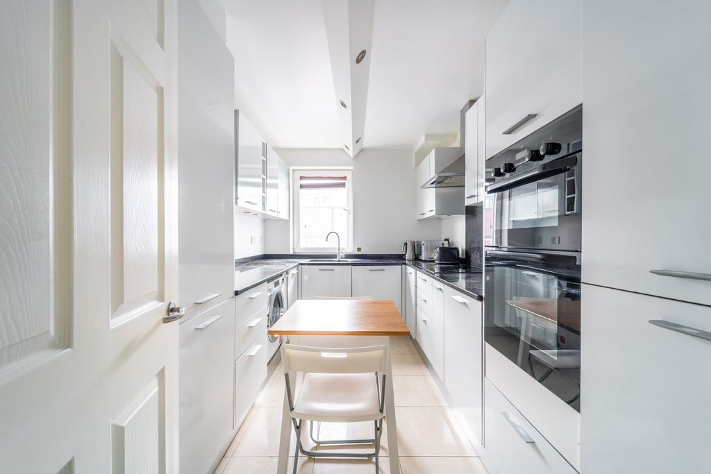 Property photo 3 of 16 Mba02235