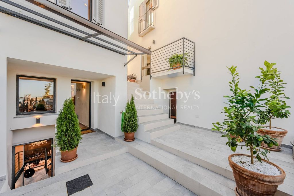 Property photo 2 of 36