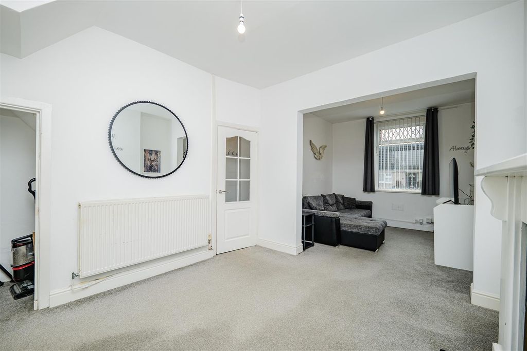 Property photo 3 of 20 P1399023.Jpg