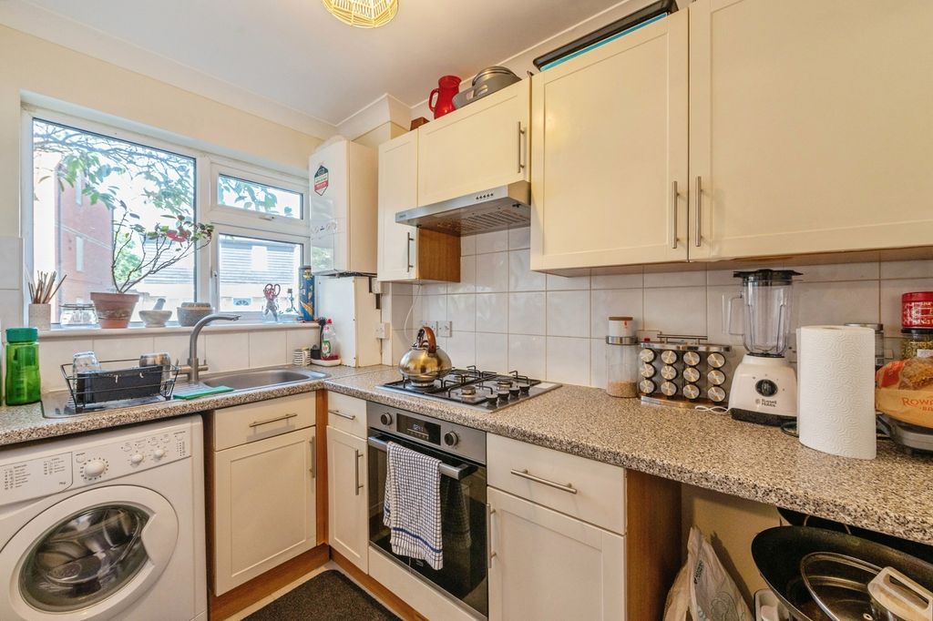 Property photo 3 of 9 Pbox-Img.Jpg