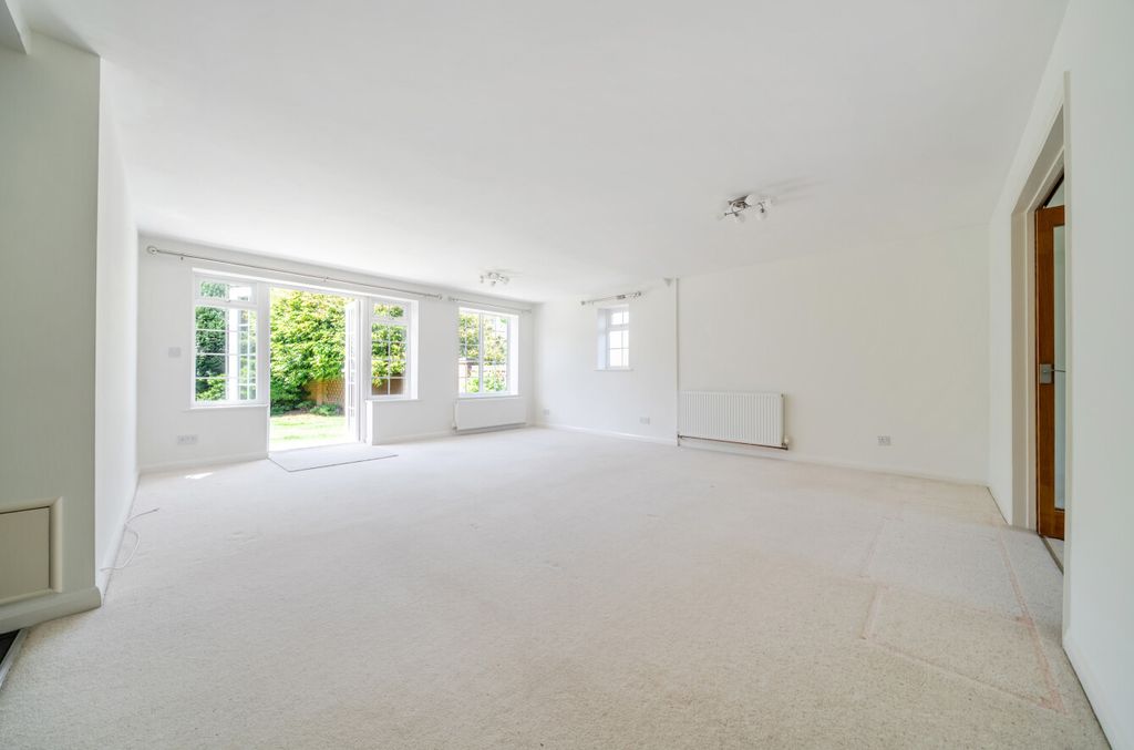 Property photo 2 of 32 1464202-10-6A103E...