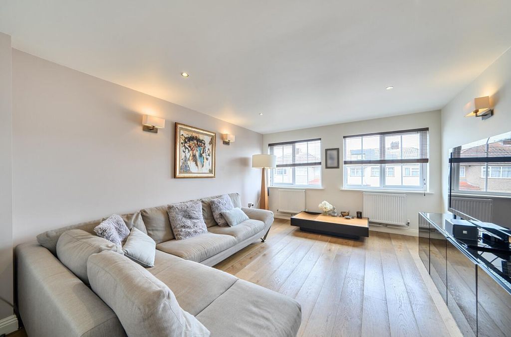 Property photo 2 of 14 Davidson Frost-Wellings, Dfw, Ha7, Uppingham Avenu
